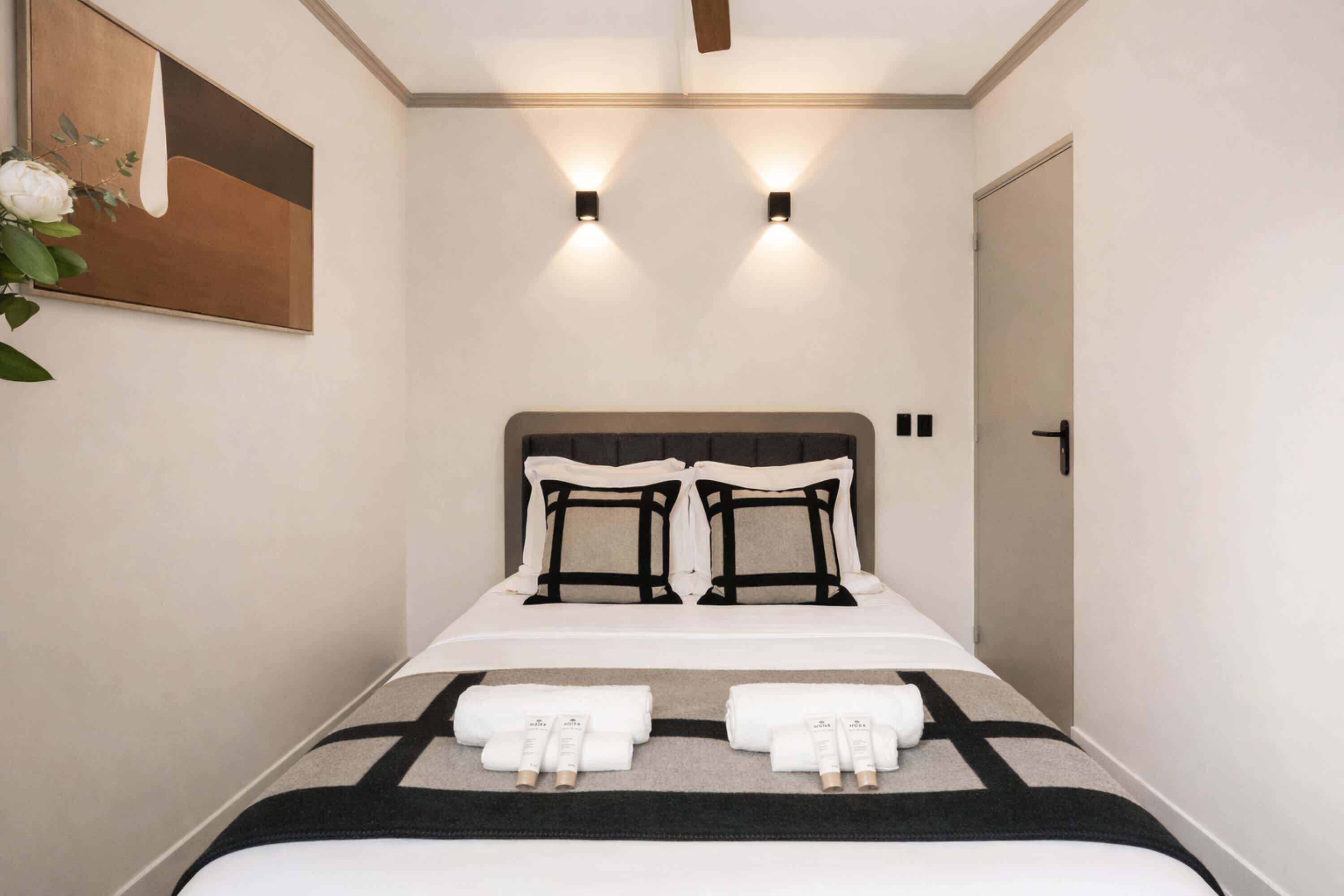2 bedrooms, iron/ironing board, WiFi, bed sheets