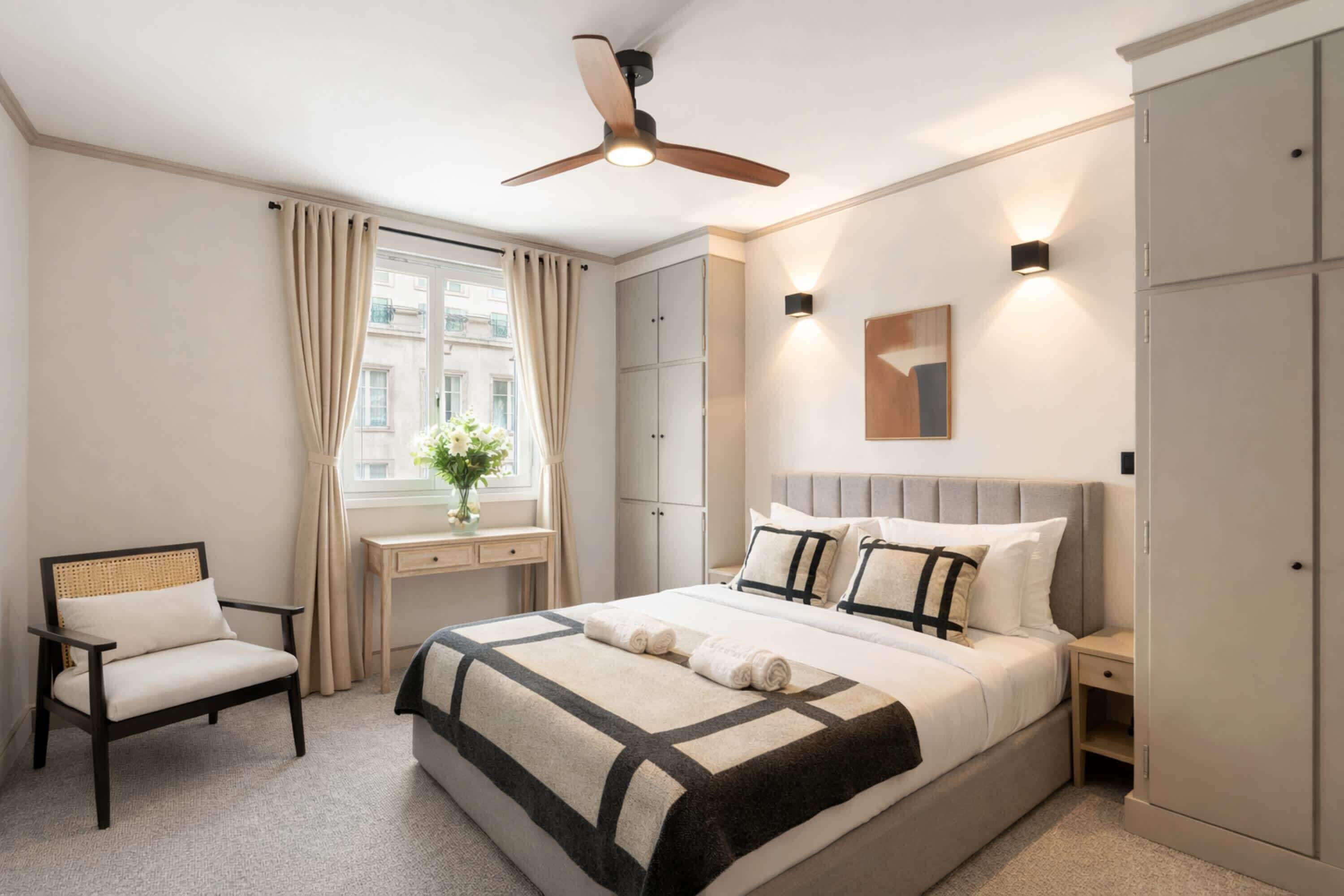 1 habitación, tabla de planchar con plancha, cuna de viaje y wifi 