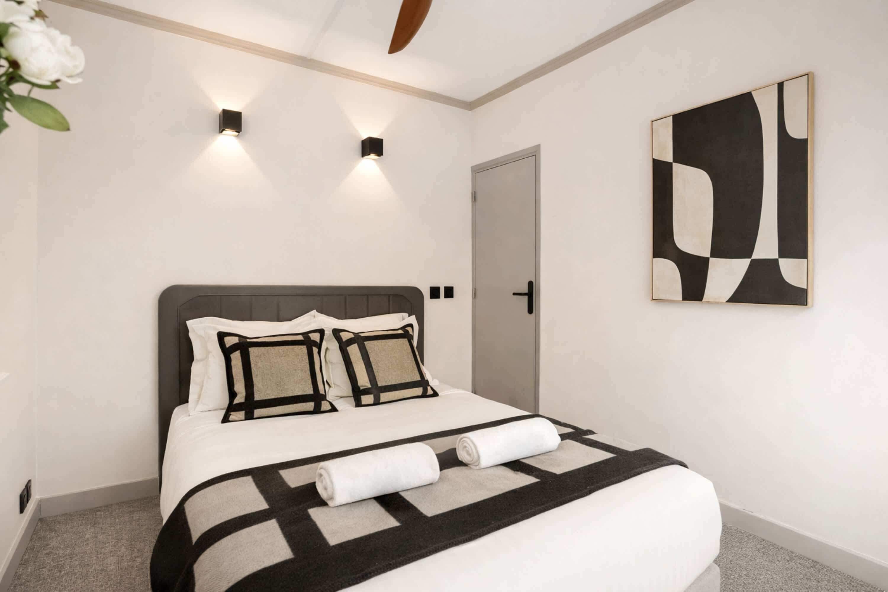 2 bedrooms, iron/ironing board, WiFi, bed sheets