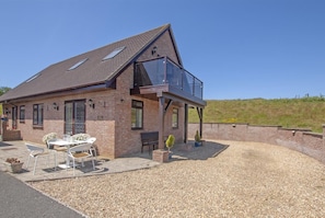 Outdoor dining - 2 Bed in Seaton (oc-mbhol) (Seaton)