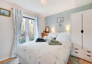 1 habitación, tabla de planchar con plancha, wifi gratis y ropa de cama 
