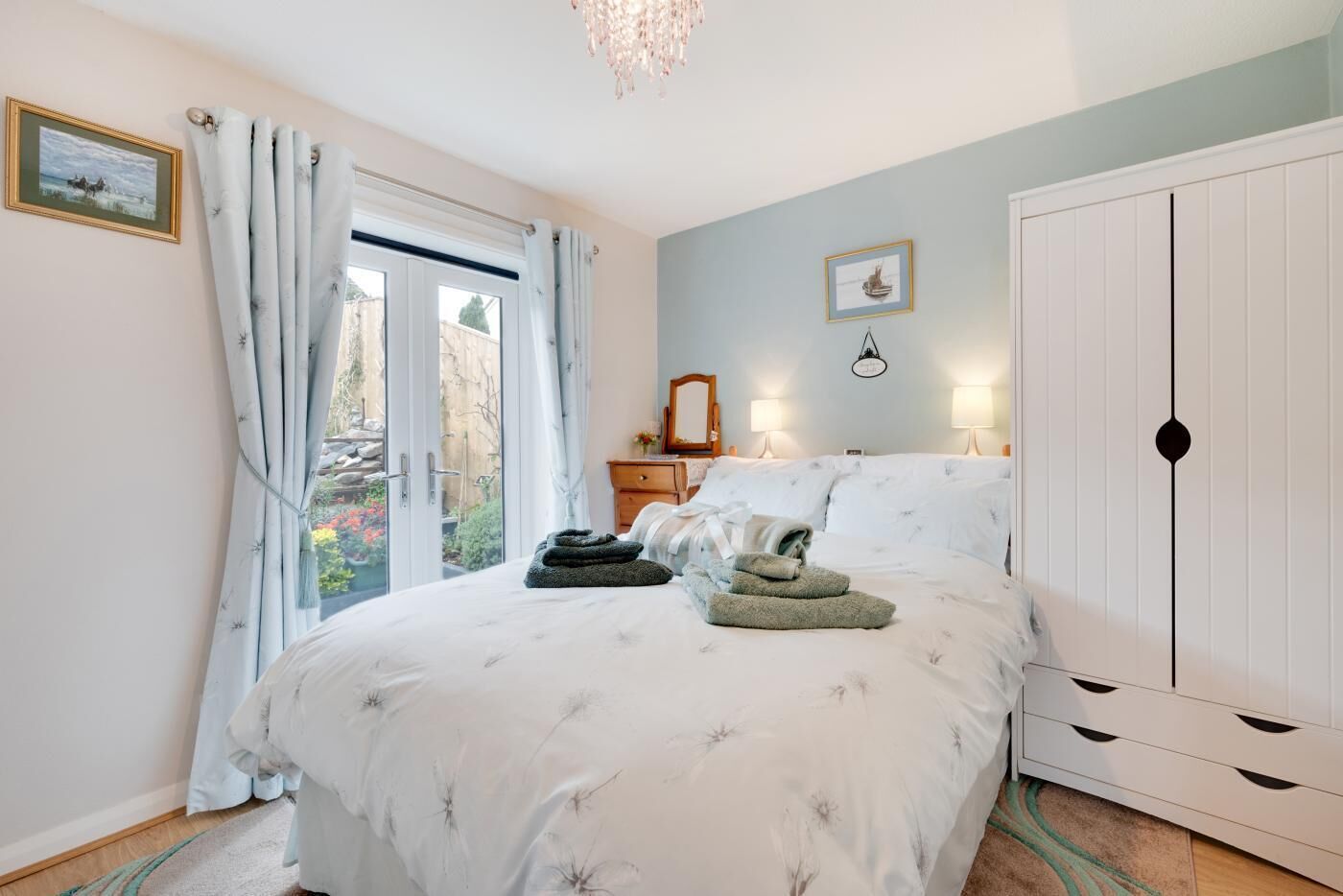 1 chambre, fer et planche à repasser, Wi-Fi gratuit, draps fournis