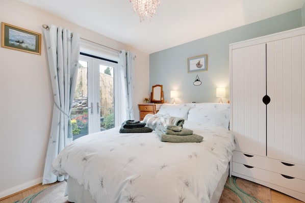 1 bedroom, iron/ironing board, free WiFi, bed sheets