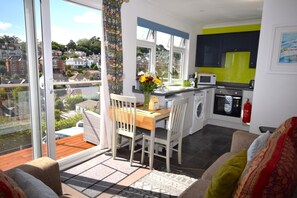 Interior - 2 Bed in Teignmouth (oc-bchyvi) (Teignmouth)