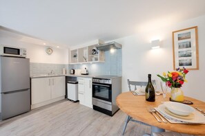 Microwave, oven, toaster, cookware/dishes/utensils