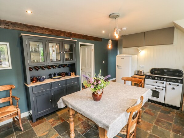 Cottage | Interior