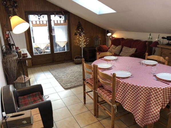 Dining - 3rd floor, balcony, tv, ski locker, 51m², Les Contamines-Montjoie (Les Contamines-Montjoie)
