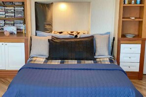 1 habitación, tabla de planchar con plancha, wifi gratis y ropa de cama