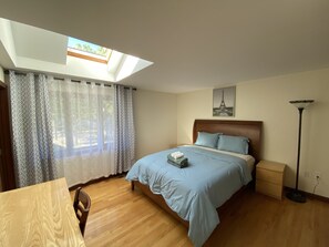 4 bedrooms, WiFi, bed sheets - Terrific vacation house only 4.5 miles away from downtown Boston (Boston)
