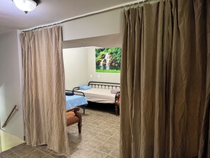 4 bedrooms, WiFi, bed sheets