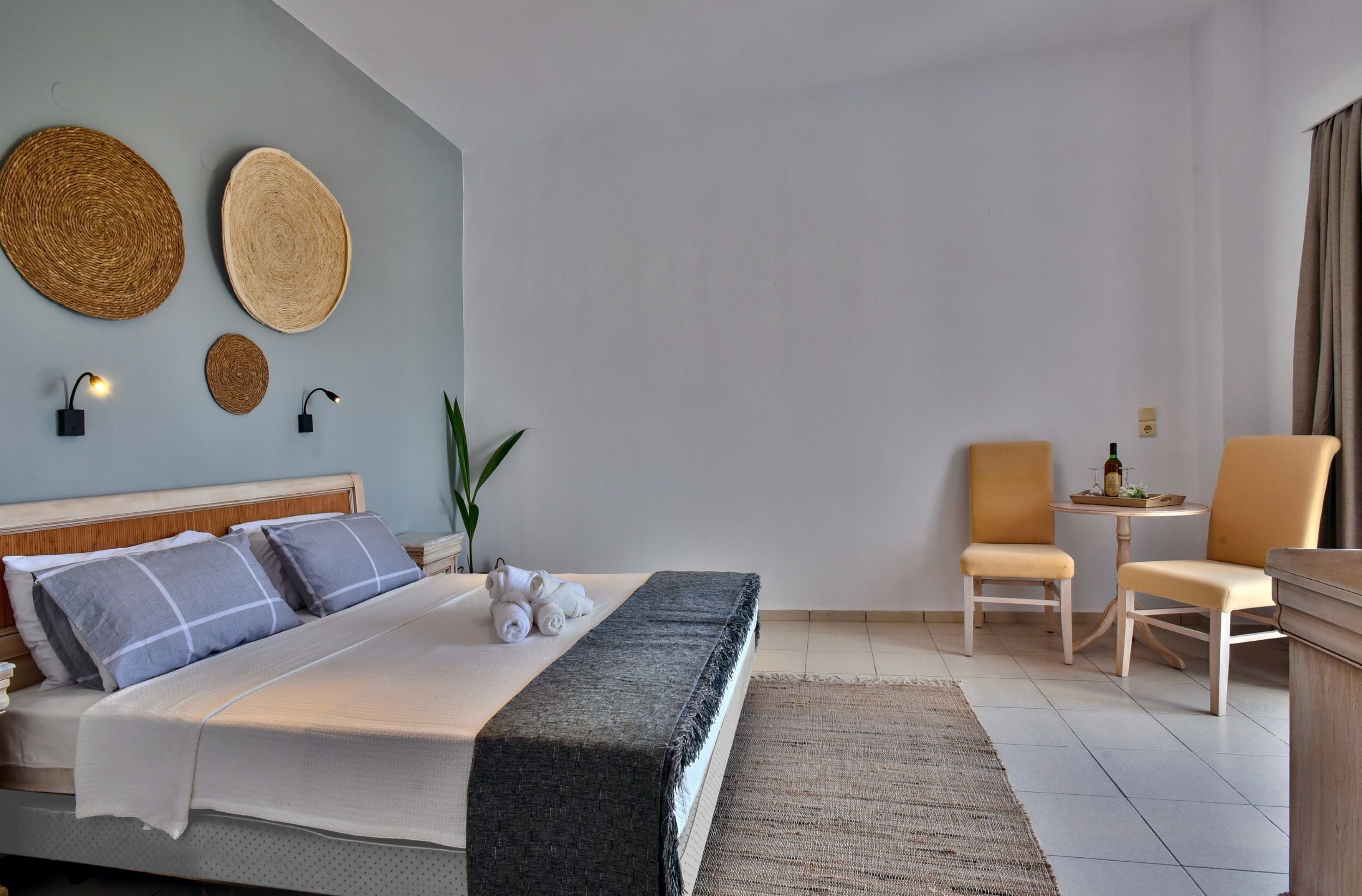 Comfort kamer, 1 twee- of 2 eenpersoonsbedden, uitzicht op zee | Een laptopwerkplek, verduisterende gordijnen