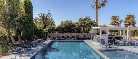 Seasonal outdoor pool