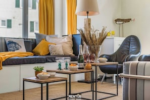 TV, fireplace, books, offices