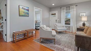 Televisión, chimenea, oficina