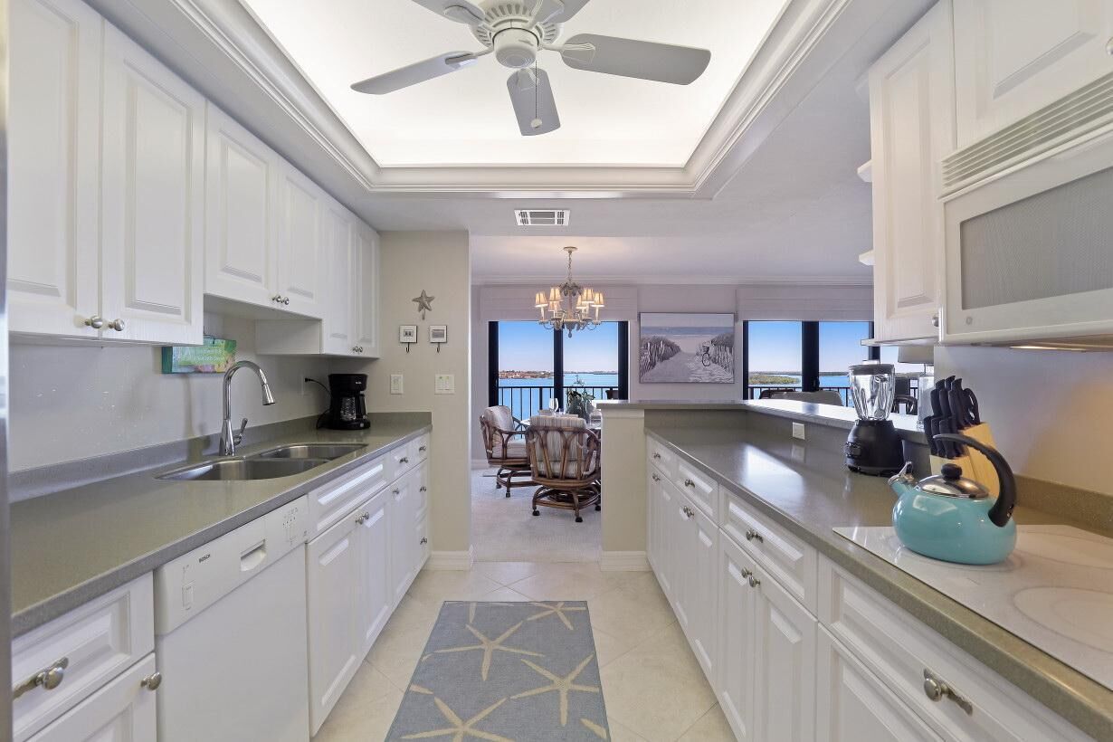 Condo, Multiple Beds (Shipps Landing III Unit 525) | Private kitchen