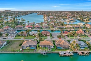 Exterior - Sunny Waterfront Home Near Beach, Shops and Food (Marco Island)
