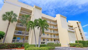 Condo, Multiple Beds (Oceangoing condo with pool and steps ) | Exterior