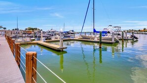 Lake - Waterfront Condo in Anglers Cove With Pools and Spas (Marco Island)
