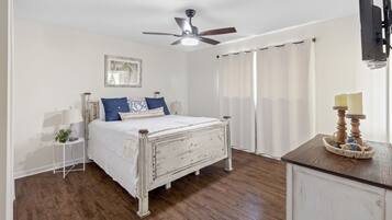 4 bedrooms, desk, iron/ironing board, travel cot