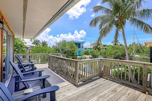 Goodland Pet-friendly Home With Dock and Kayaks