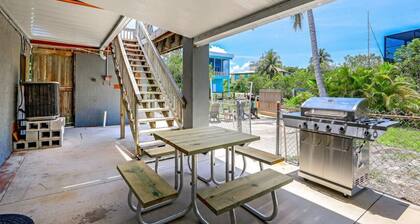 Goodland Pet-friendly Home With Dock and Kayaks