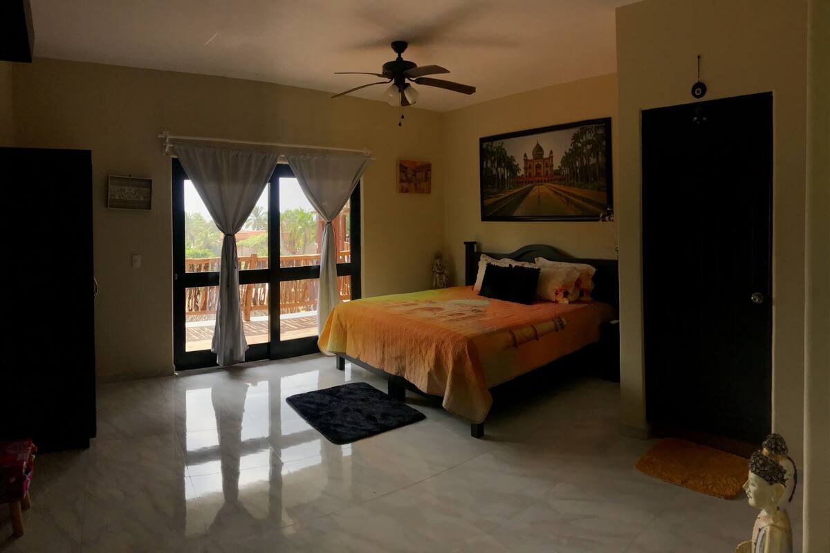 Habitación Deluxe (Hindu) | Camas Select Comfort, decoración personalizada y muebles diferentes