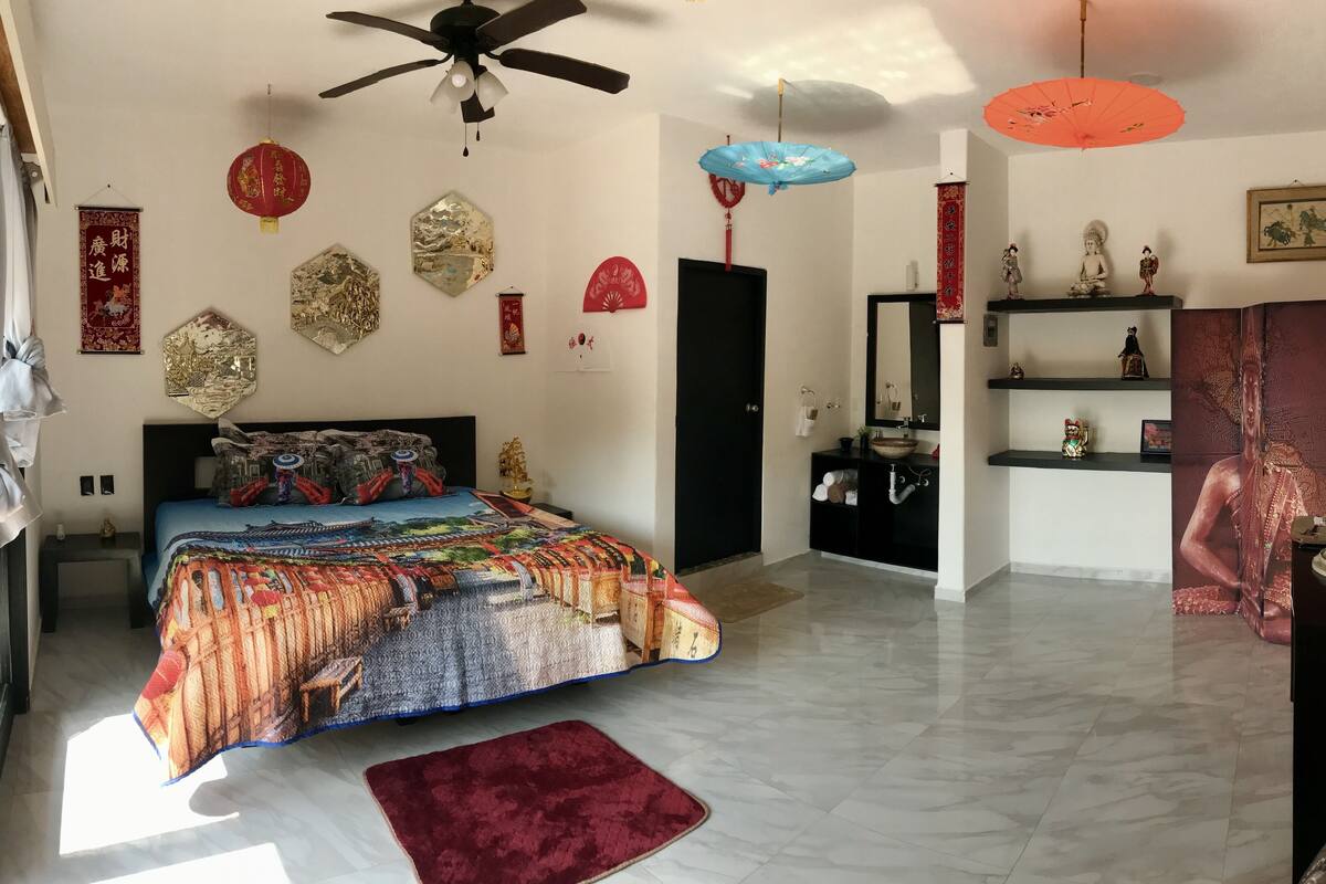 Habitación Deluxe (Asia) | Camas Select Comfort, decoración personalizada y muebles diferentes