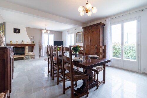Maison Hacharria - Four Bedroom House, Sleeps 6