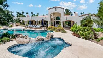 Piscine extérieure, piscine chauffée