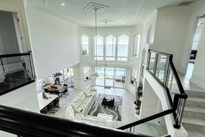 Living area - Giga-Homes "THE VIEW" Luxury Waterfront - up to 19 Person (Cape Coral)