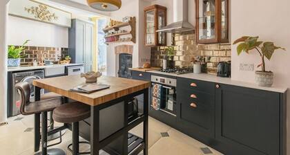 Merchants Town House - Catherine Hill