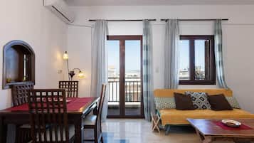 Apartment, Multiple Beds | Living area
