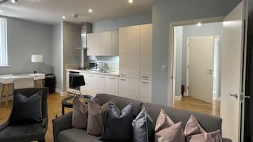 Luxury Apartment, Private Bathroom | Interior