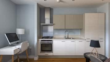 Luxury Apartment, Private Bathroom | Shared kitchen