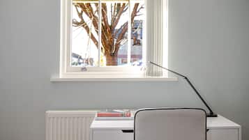 Luxury Apartment, Private Bathroom | Lounge