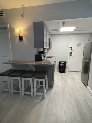 Fridge, microwave, stovetop, dishwasher - Welcome, to our fully remodeled home studio. (Orlando)