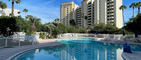 Sisäuima-allas, ulkouima-allas