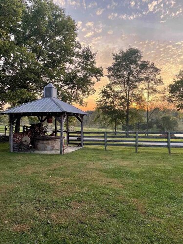 Bourbon Trail Cabin on the Farm