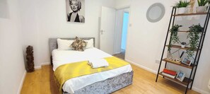 Apartment | Travel cot, free WiFi, bed sheets - 3 Bed Flat Liverpool st Spitalfields (London)