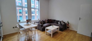 Apartment | Living area - 3 Bed Flat Liverpool st Spitalfields (London)