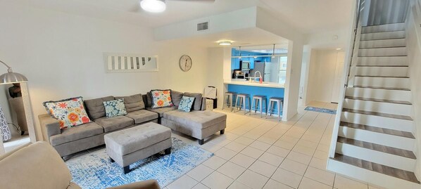 Condo, Multiple Beds, Balcony | Living room | 42-inch TV with cable channels