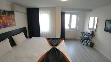 In-room safe, iron/ironing board, free WiFi