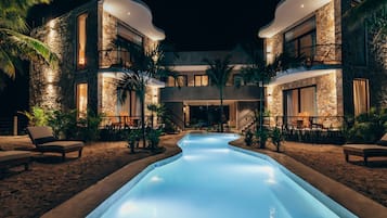Outdoor pool, pool loungers