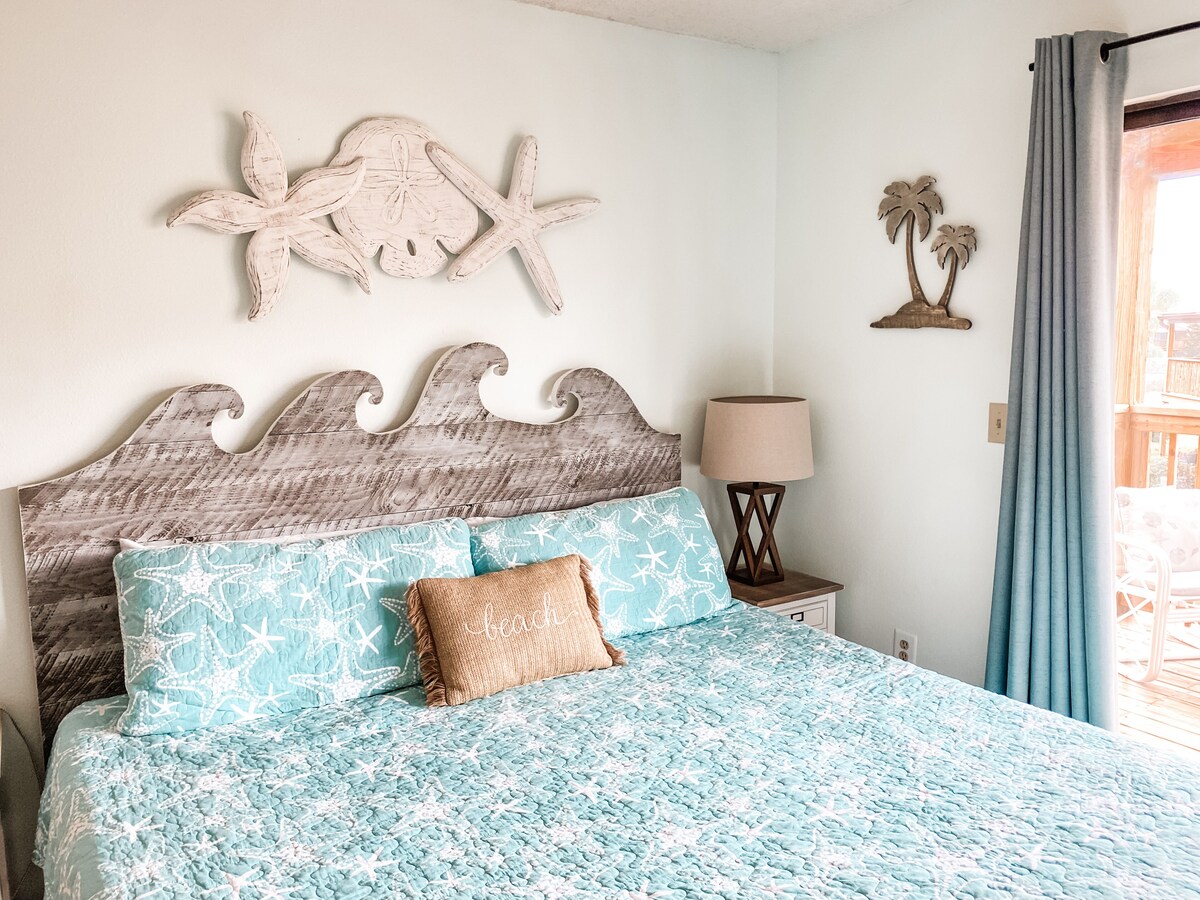 3 Pool Resort, Beach Primed, King, Queen, Bunk Beds, Steps to Beach!