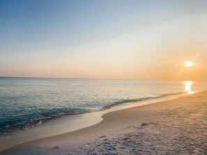 Beach nearby, sun loungers, beach towels