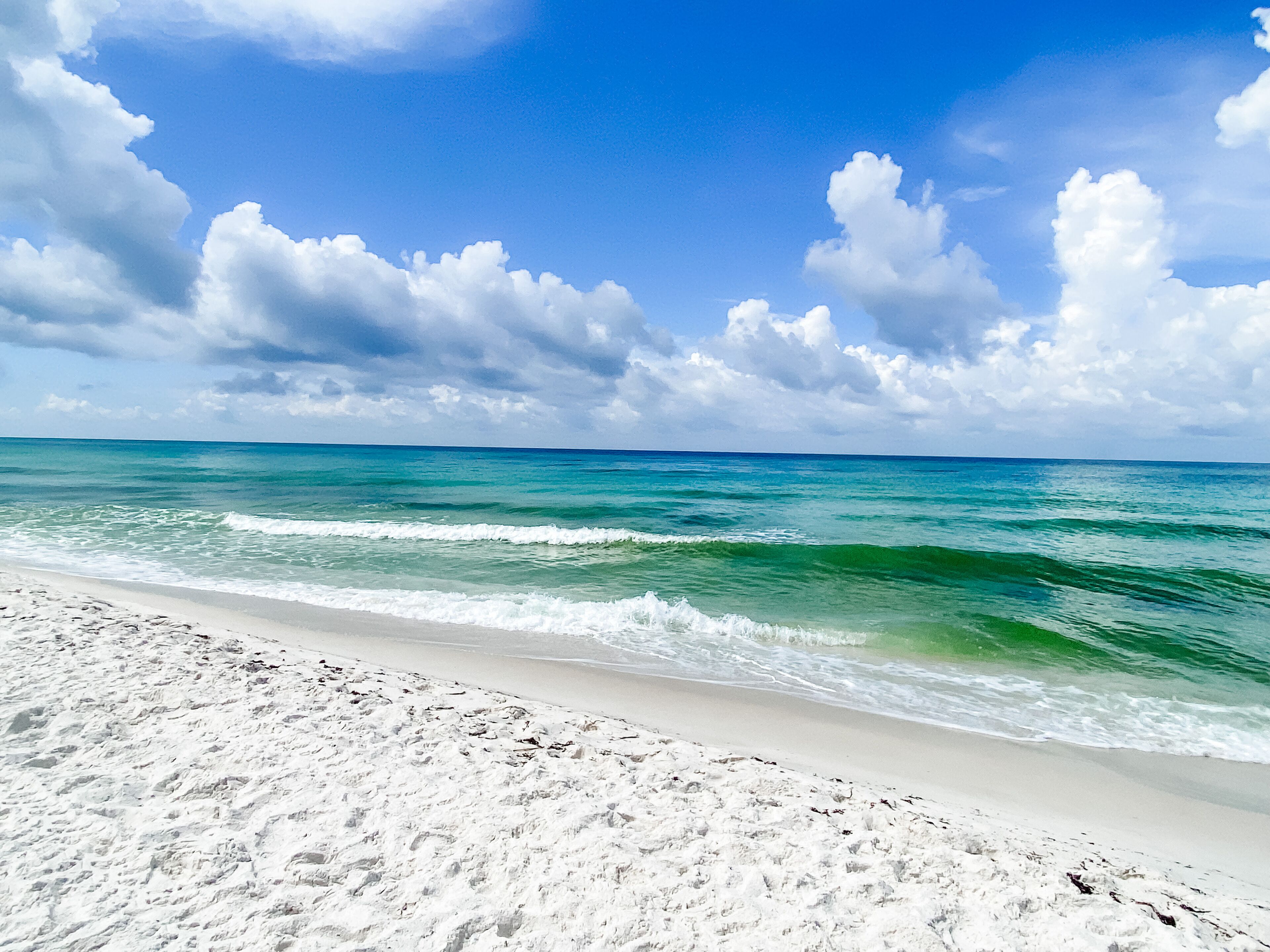 Beach nearby, sun-loungers, beach towels