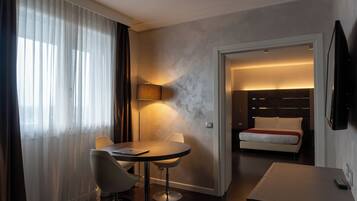 Suite | Minibar, in-room safe, desk, soundproofing