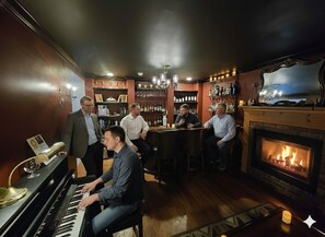 Bar (on property) - Come As You Are Inn (Sayville)