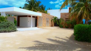 Entrada de la propiedad