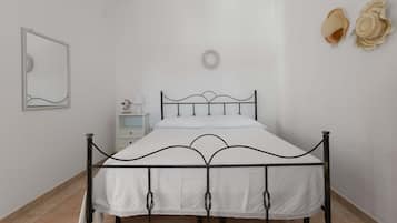 2 bedrooms, iron/ironing board